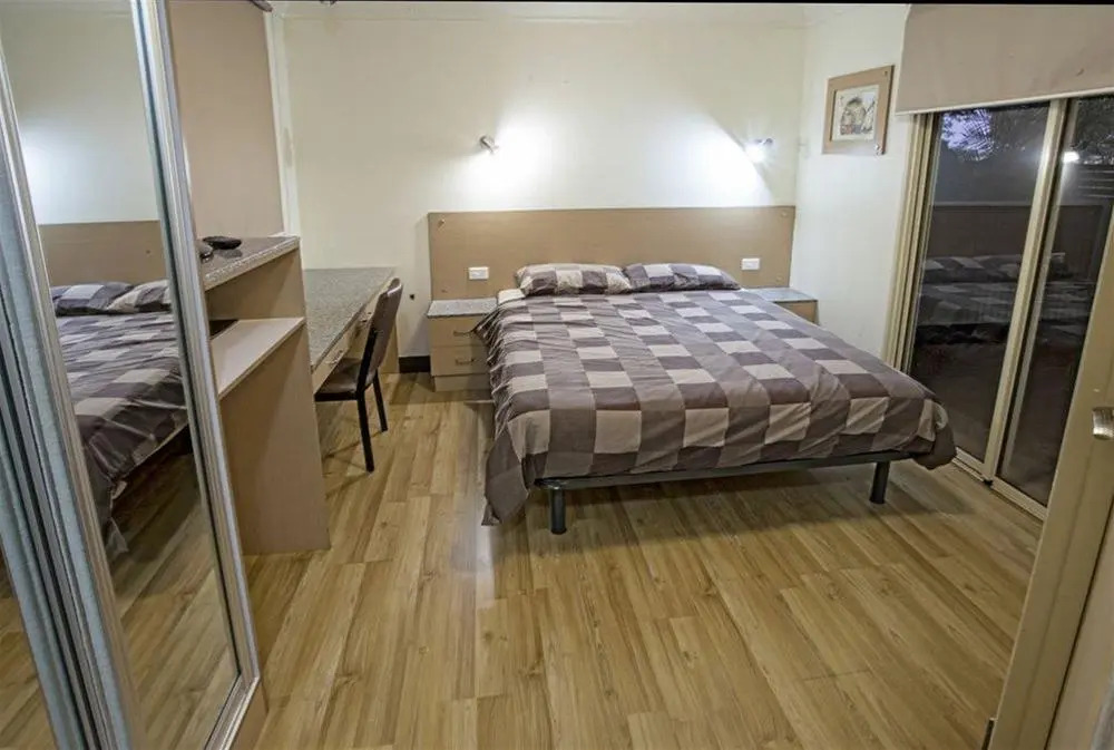 Latitude20 Cattrall Park Motel
