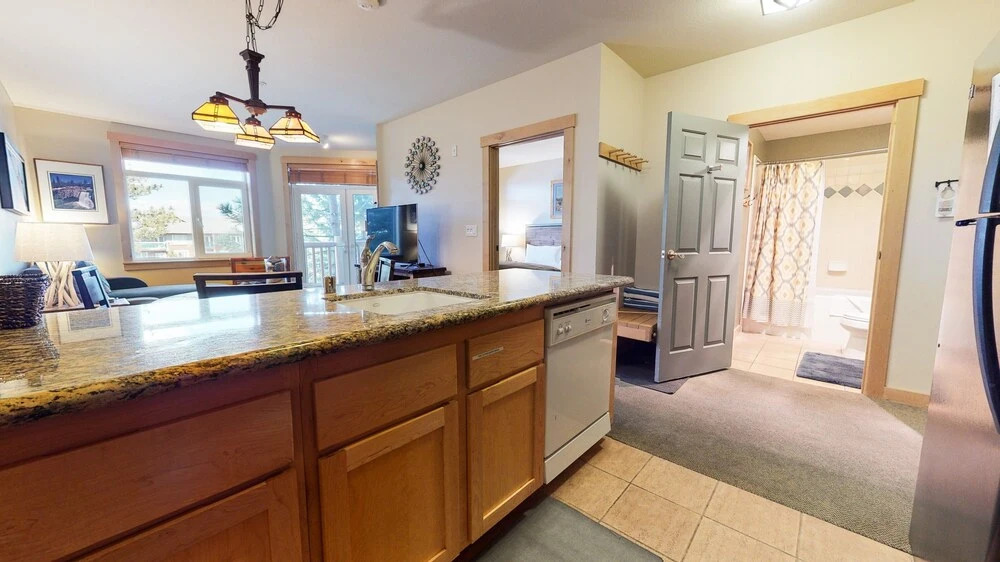 Sunstone 127 Modern Condo At Sunstone Lodge with Great Complex Amenities near Ski-In Ski-Out by RedAwning