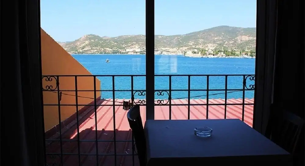 Foca Yali Hotel