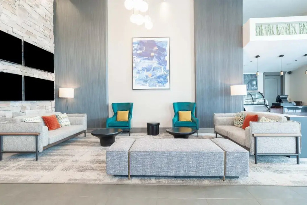 Sandman Signature Toronto Airport Hotel