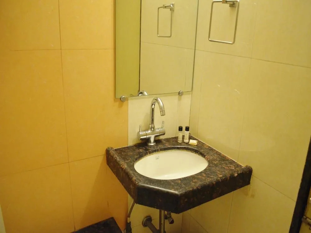 OYO 2430 Hotel Apex