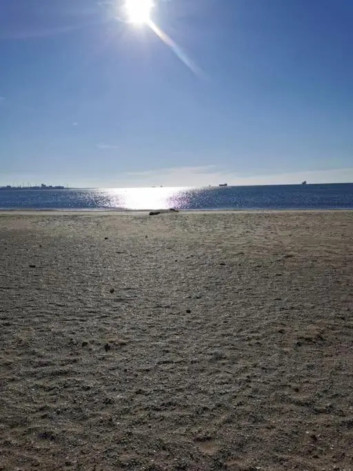 Belle villa de 90m2 au calme avec jardin et parking à 10 mn de la mer en voiture