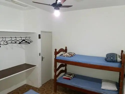 SUíTE EM NOSSA CASA A 450M DA PRAIA