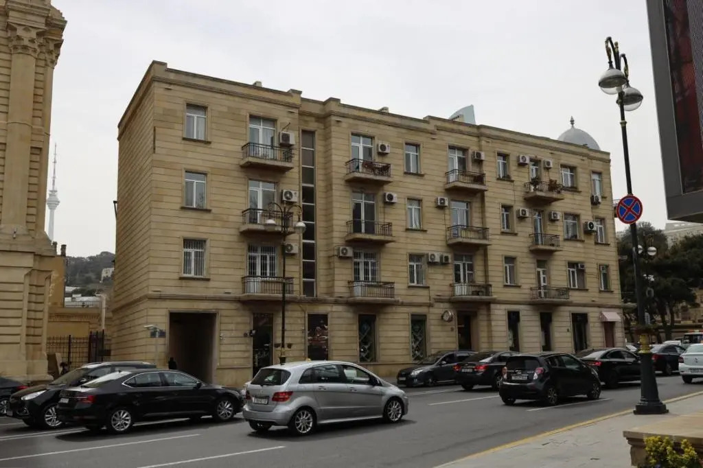 Apartments Formula 1 on Niyazi with Balconies