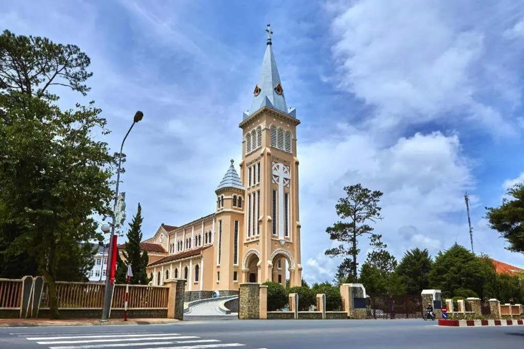 Da Lat Cam Ly Hotel