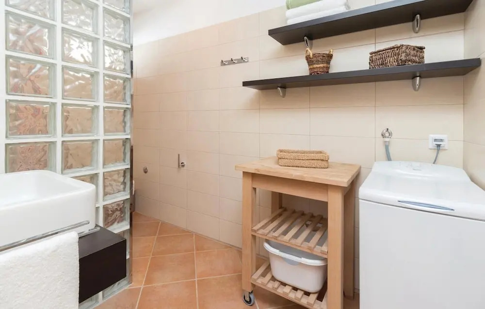 Stunning Home in Zdrelac With Wifi and 2 Bedrooms