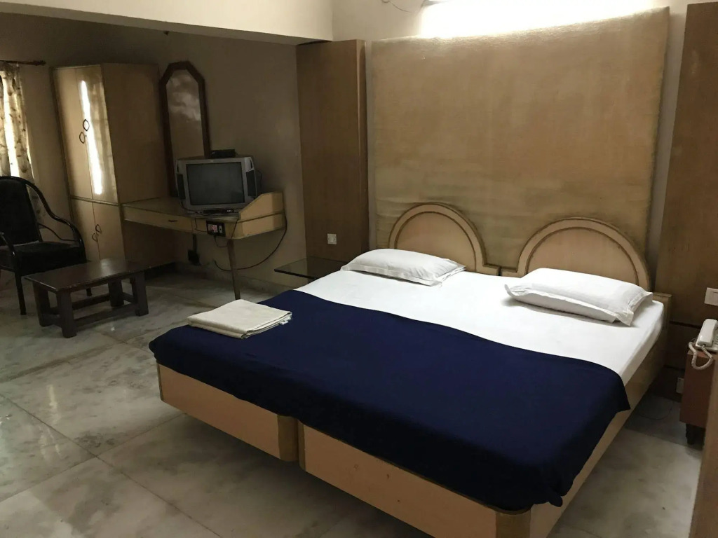 Hotel Raj Residency