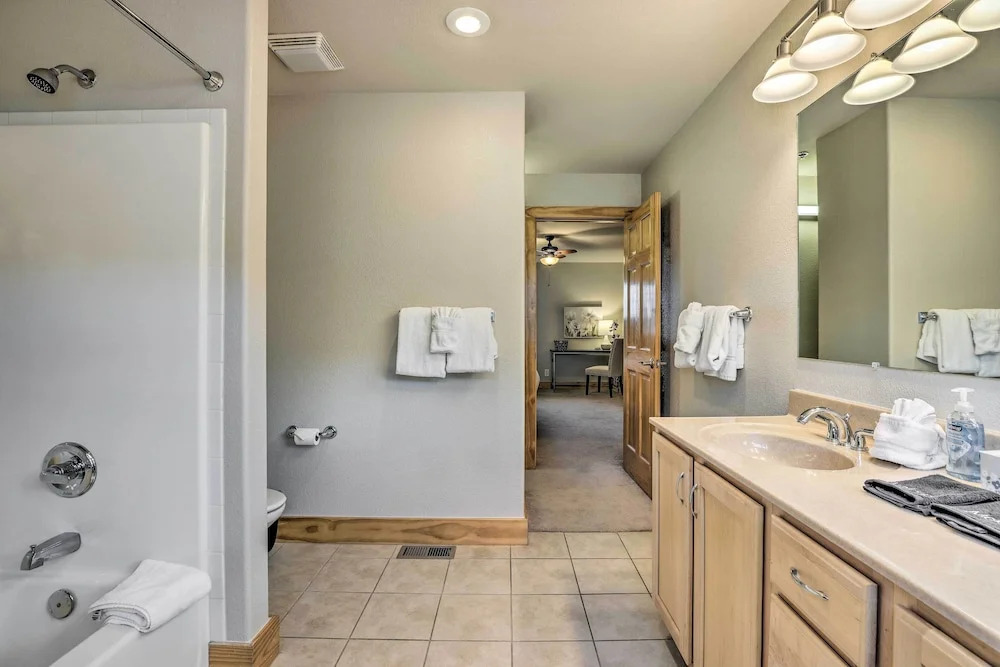 7 Mi to Slopes: Main Street Condo in Dillon