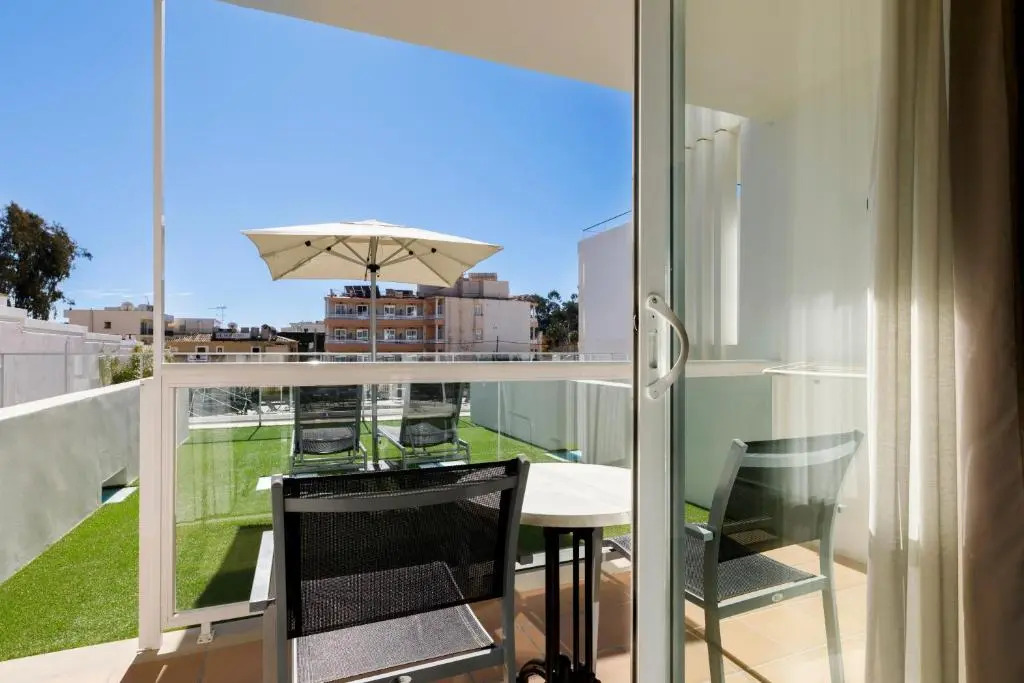 Aparthotel y Hotel Paguera Beach