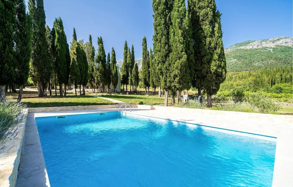 Amazing Home in Gruda With Outdoor Swimming Pool, Wifi and 2 Bedrooms