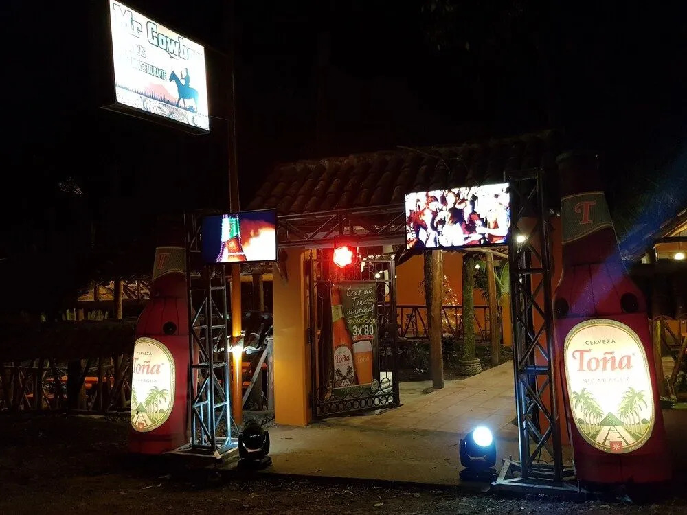 Mr Cowboy hotel y restaurante
