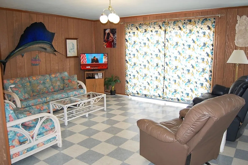 ANDREWS COTTAGE SM PETS home