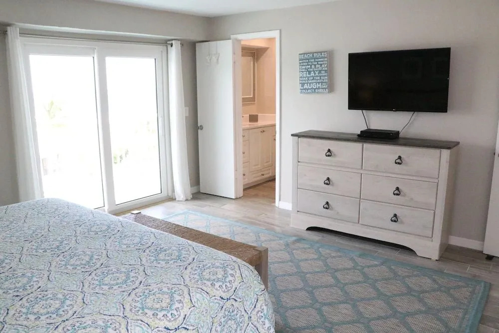 Jamaica Royale 404 - 2 Br Condo