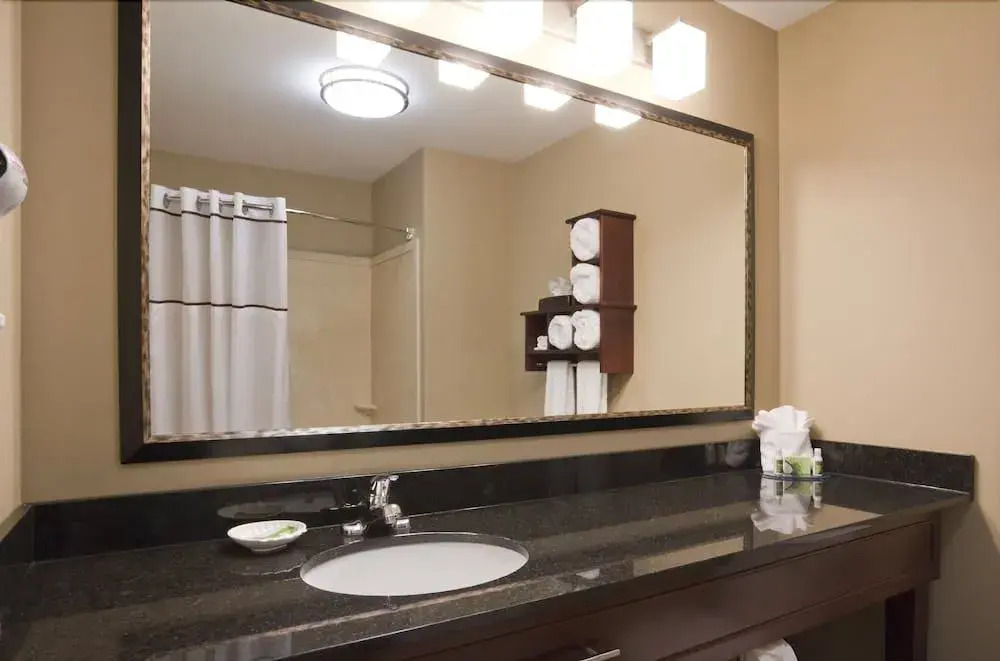 GrandStay Hotel & Suites Thief River Falls
