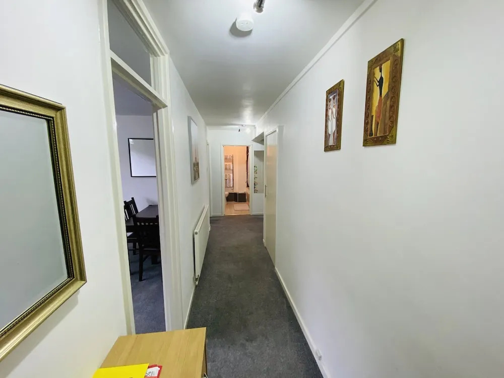 Nice 3-Bed Apartment Close to Heathrow