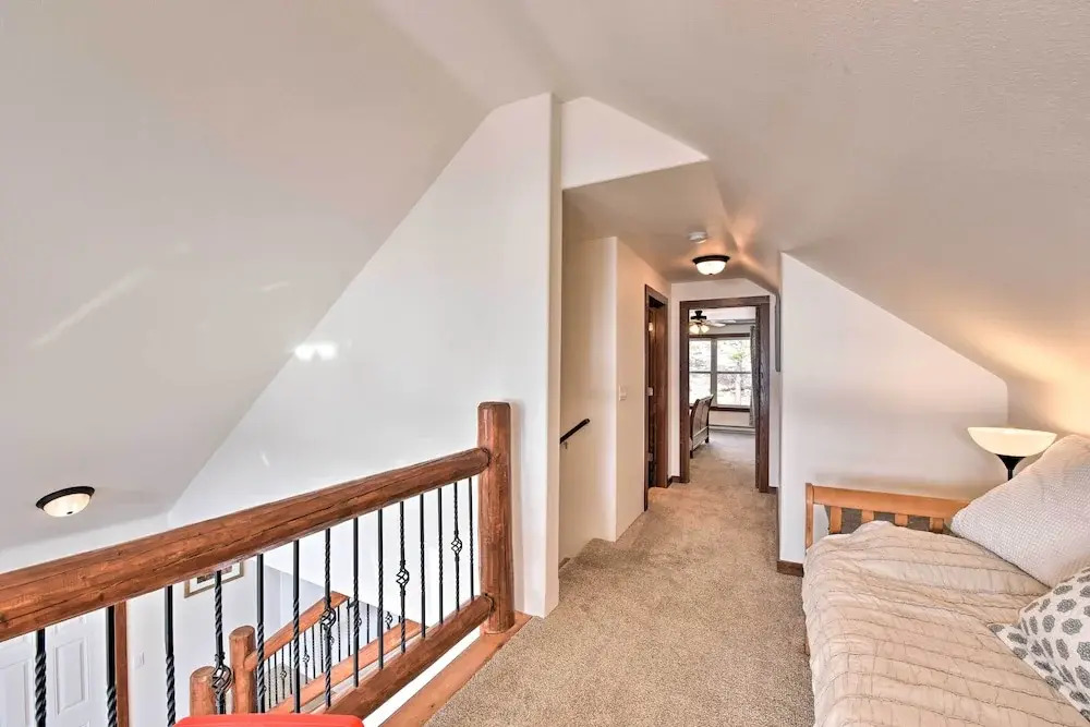 Gorgeous Twin Lakes Home w/ Deck Overlooking Mtns!