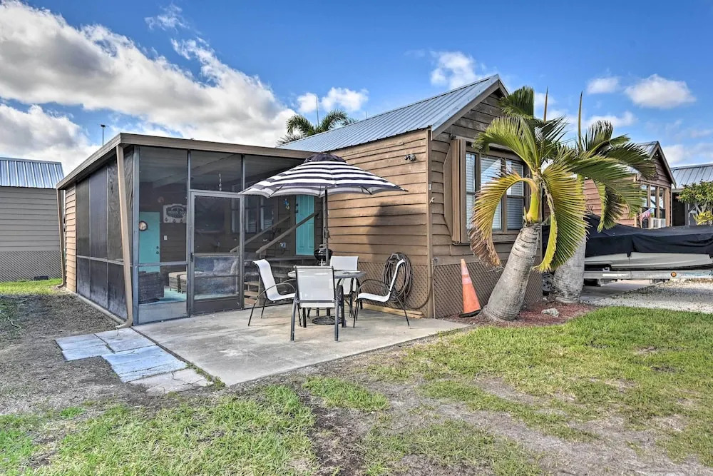 Everglades City Cabin: Dock & Heated Pool!