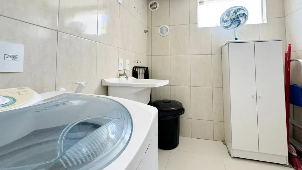 Apartamentos com piscinas na praia de Bombas