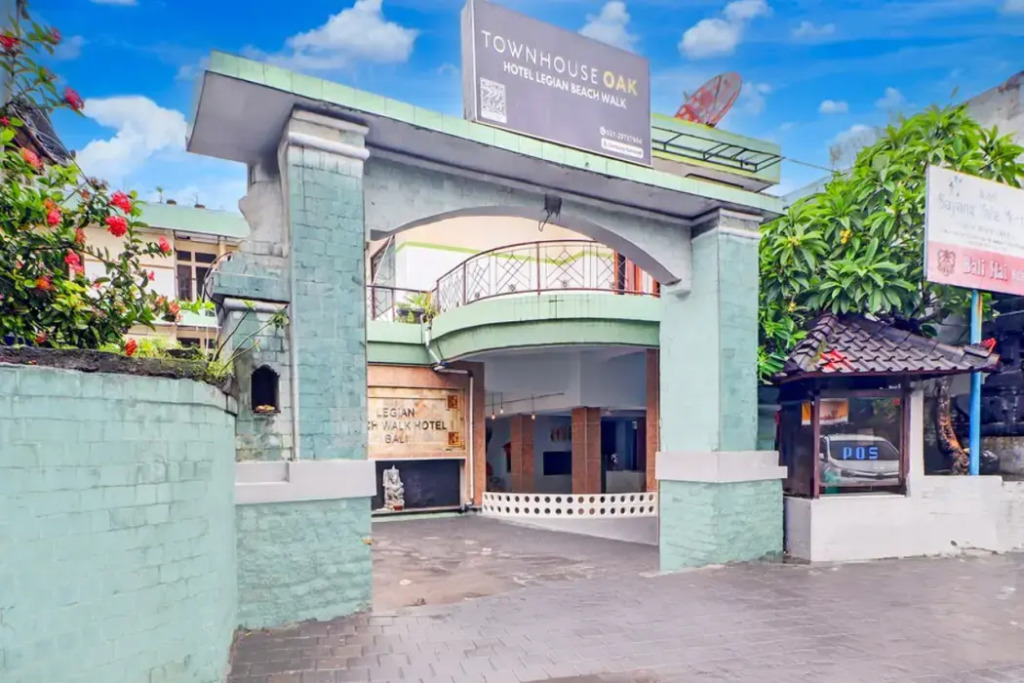 Townhouse Oak Legian Near Legian Beach Formerly Sayang Maha Merta