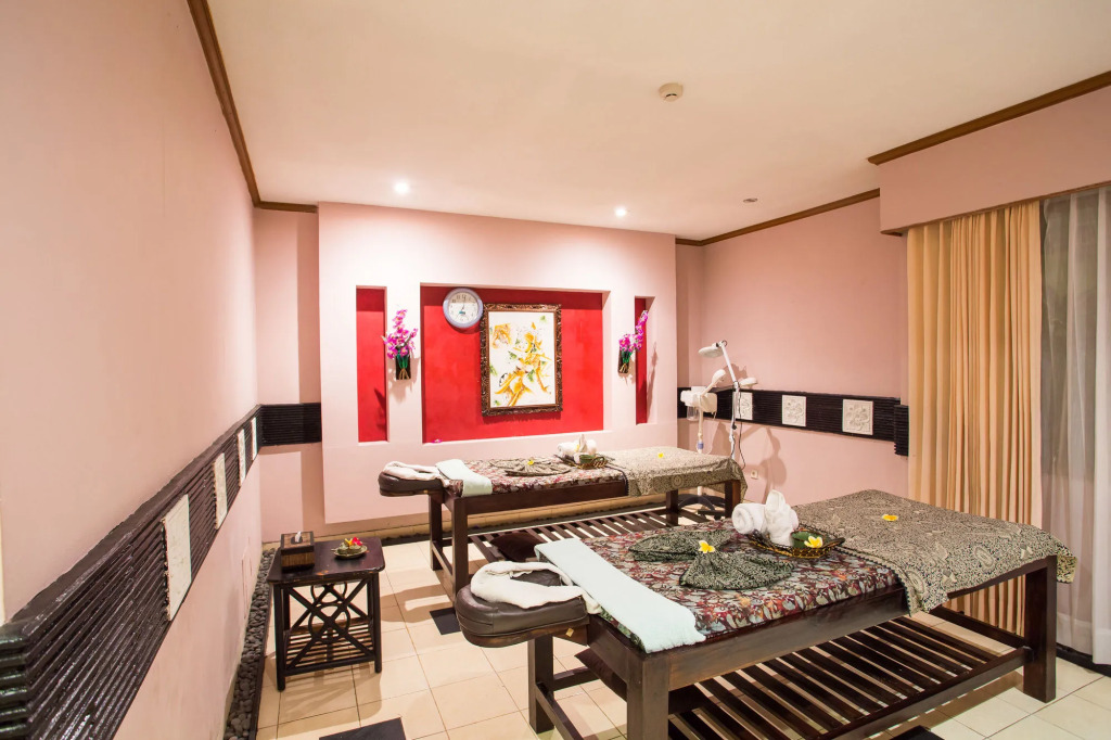 Plagoo Holiday Hotel