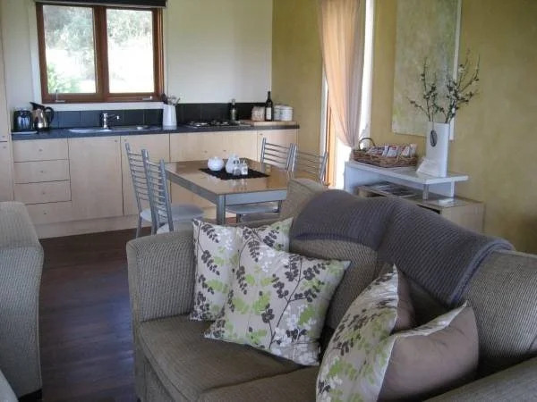 Outlook Hill Vineyard Cottages