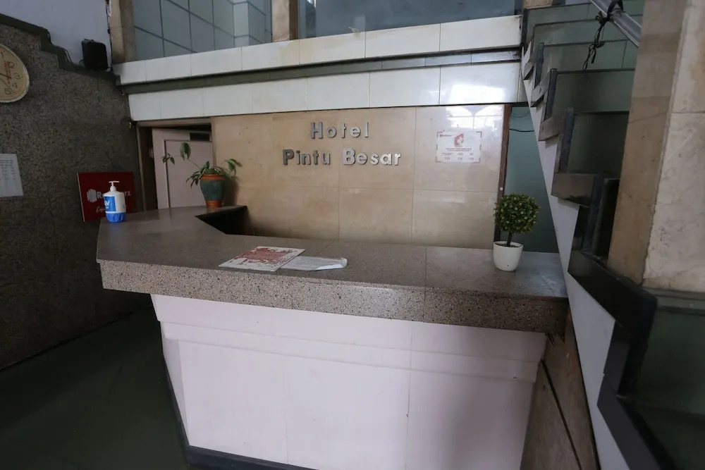 Collection O 92739 Hotel Pintu Besar Near Pancoran ChinaTown Point