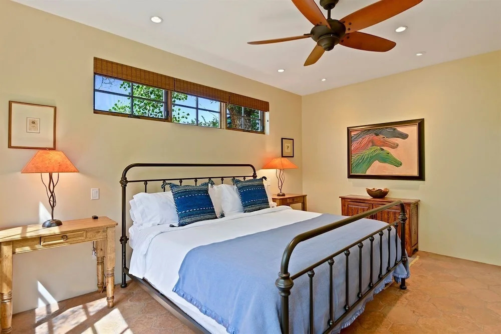 Casa Cuervo - Luxury Home With Gorgeous Amenities a Block off Canyon Rd