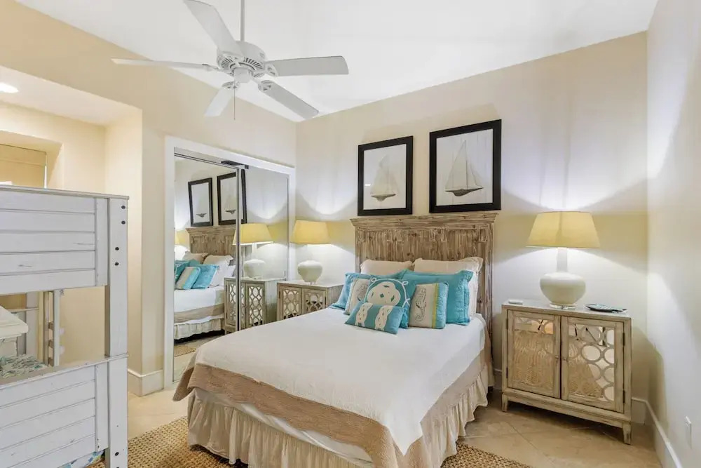 Turquoise Place C2205