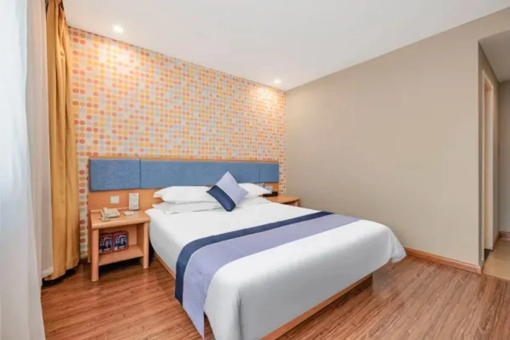 Pebble Motel  (Wuwei West Street)