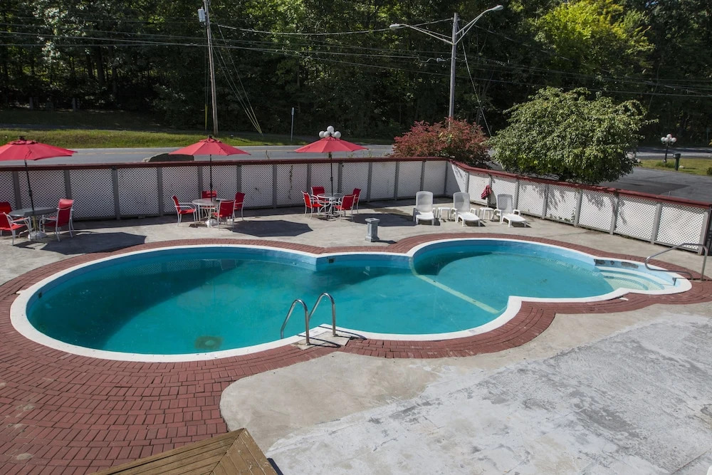 King Hendrick Motel