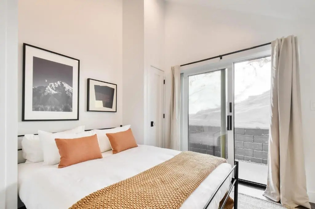 Webster by Avantstay Central Location w/ Hot Tub and Patio