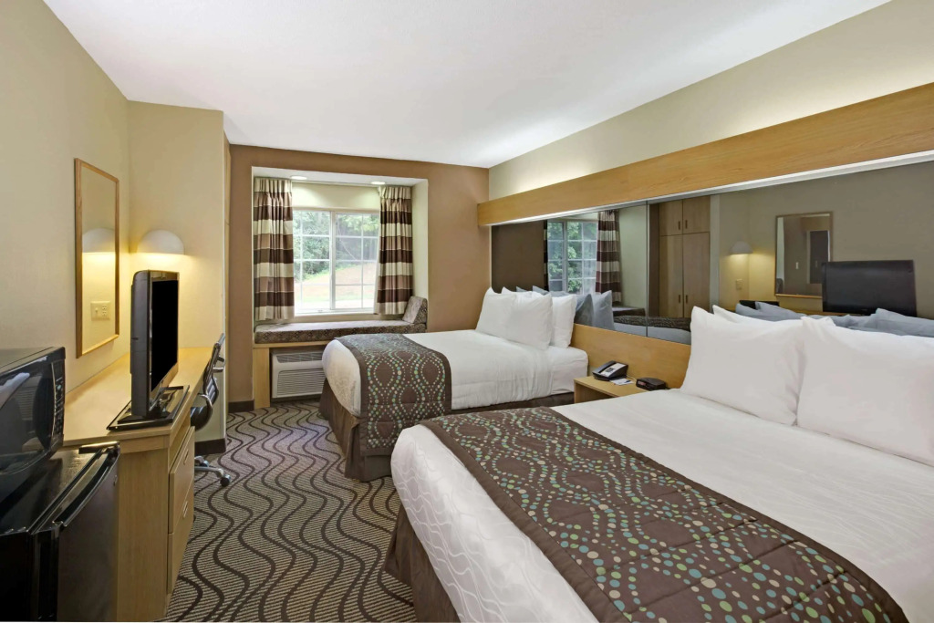Microtel Inn by Wyndham University Place