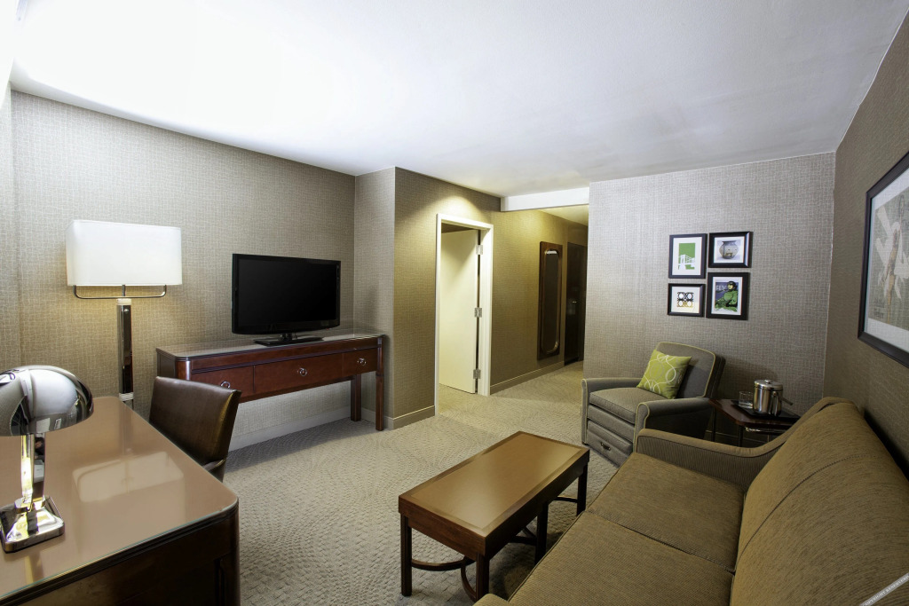 Crowne Plaza Pittsburgh Airport