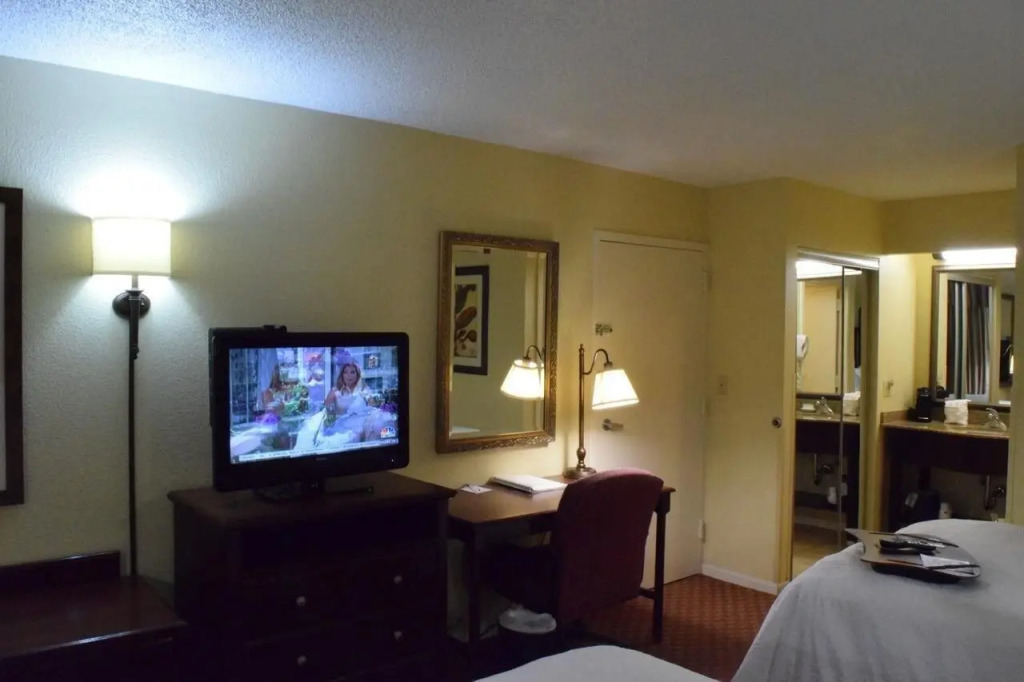 Baymont Inn & Suites by Wyndham The Woodlands