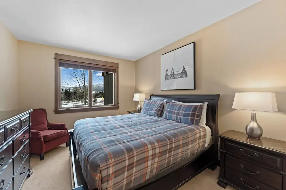 Watertower Place Condos Unit 202, Building B