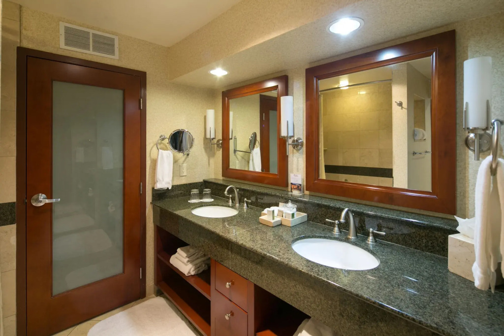 Monterey Bay Inn