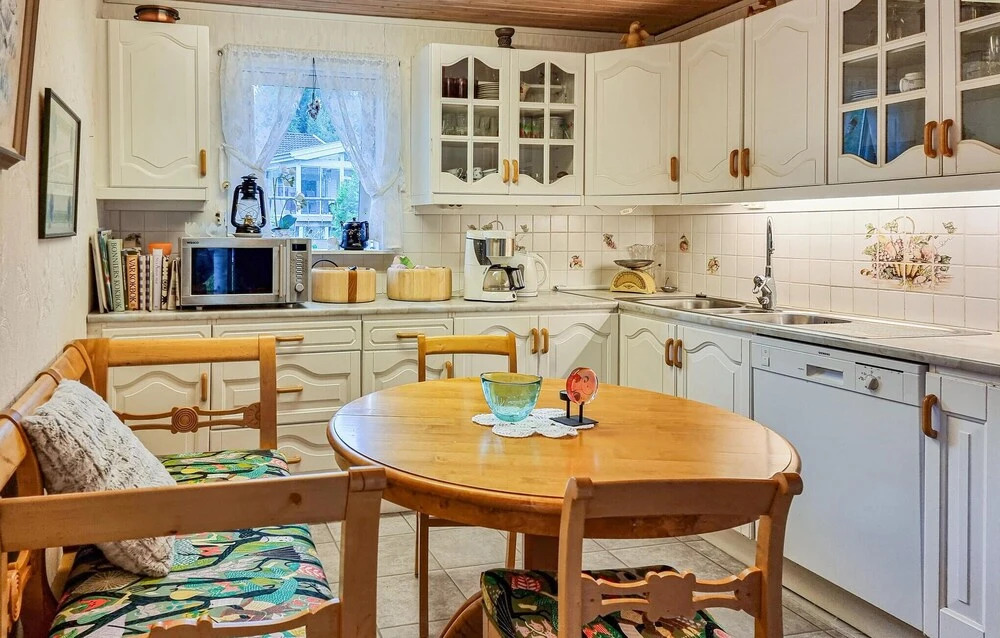 3 Bedroom Lovely Home In Munkedal