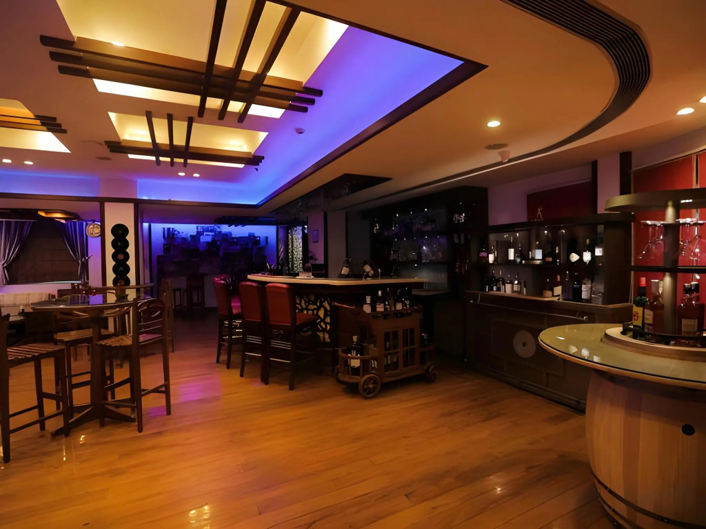 Hotel Saffron Leaf
