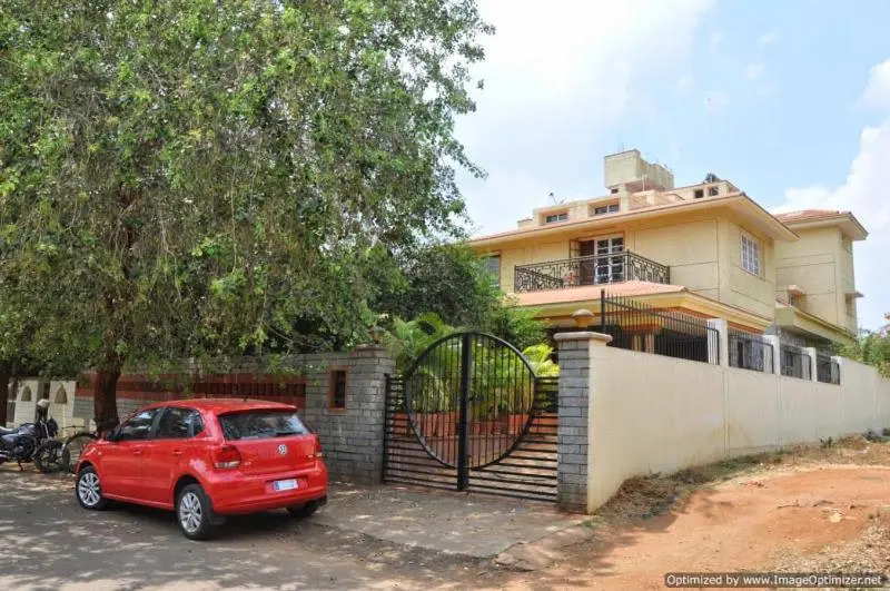 Suvarna Luxury Home Stay