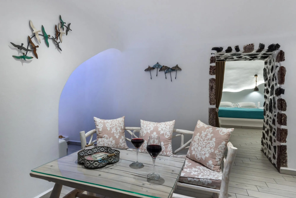 Fira Deep Blue Suites