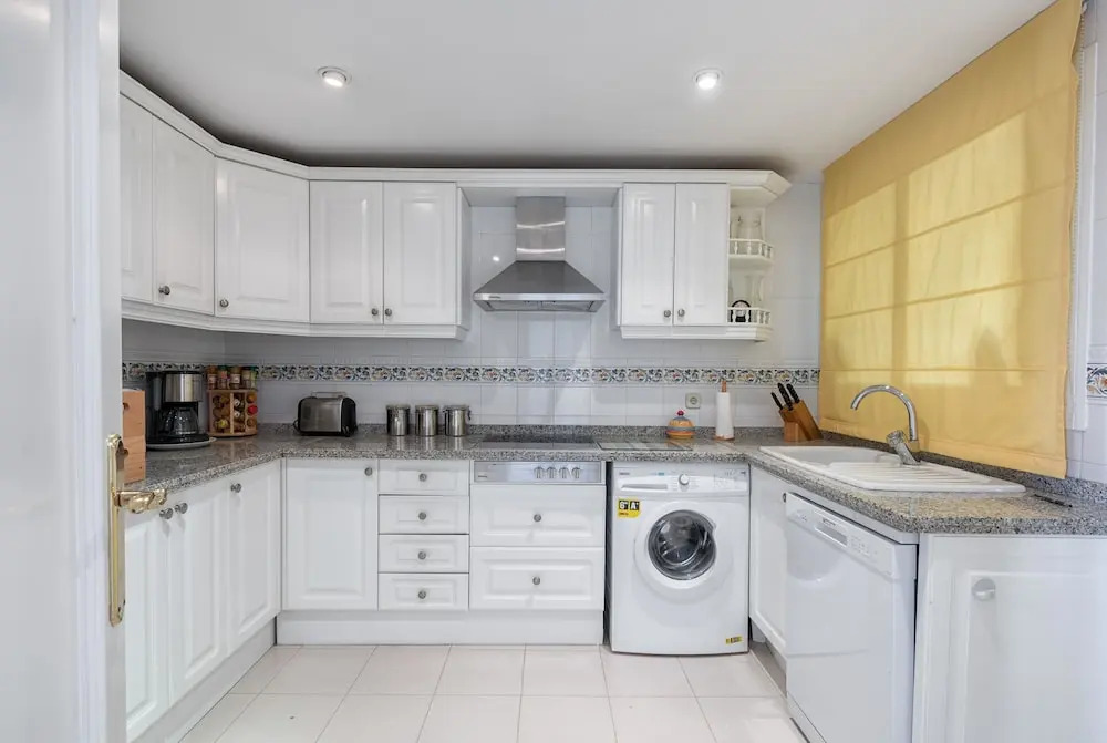 Stunning 4BR Penthouse by Rafleys in 150 m to The Beach in Elviria