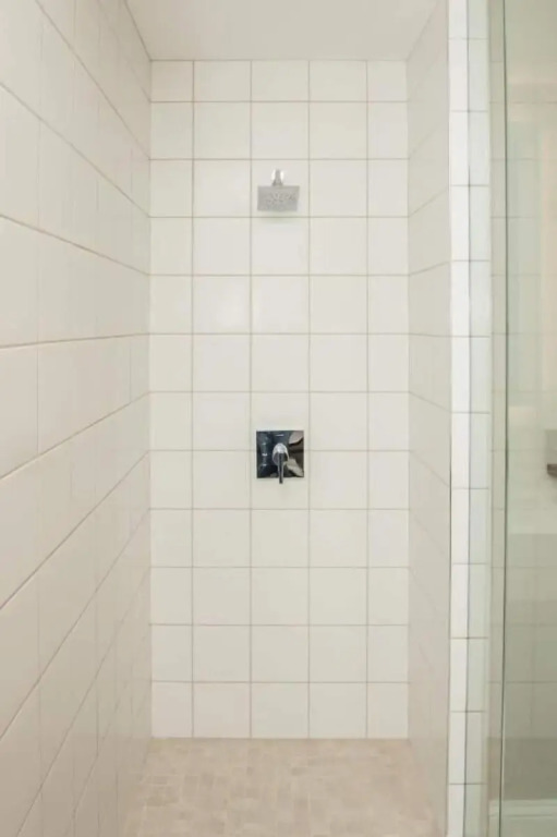 Hotel E