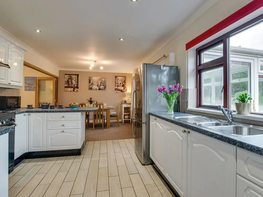 Detached Holiday Home With Cosy Interior, Large Garden and Unique BBQ hut