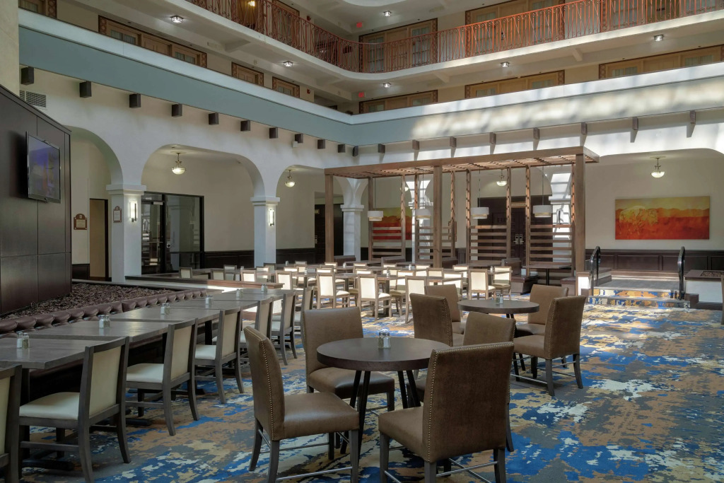 Embassy Suites by Hilton Tulsa I-44