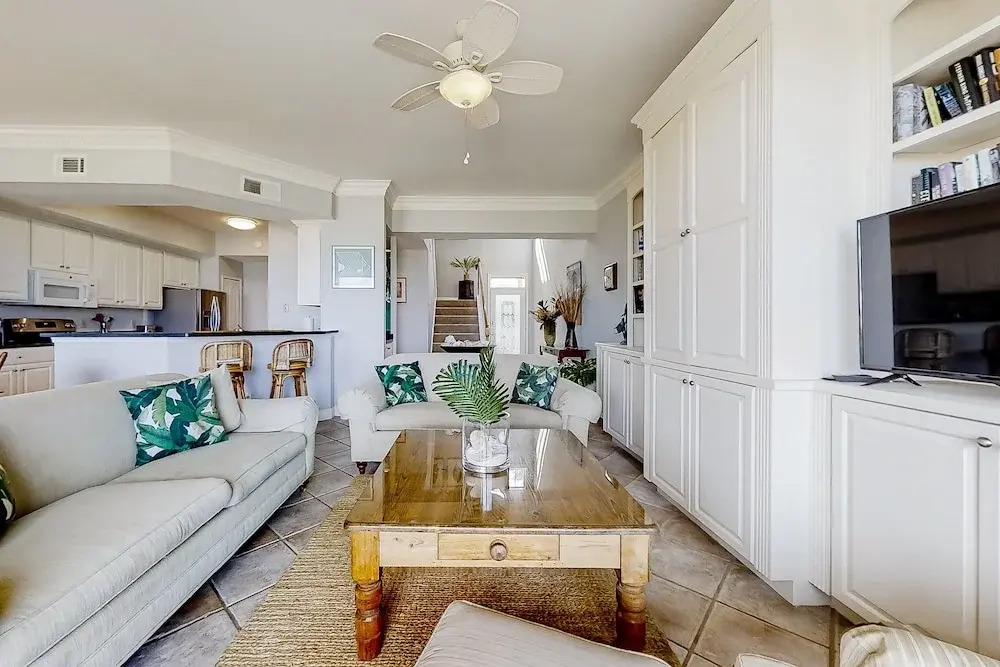 Oceanfront, Gated Community Townhome With Private W/d, Beach & Pool Access