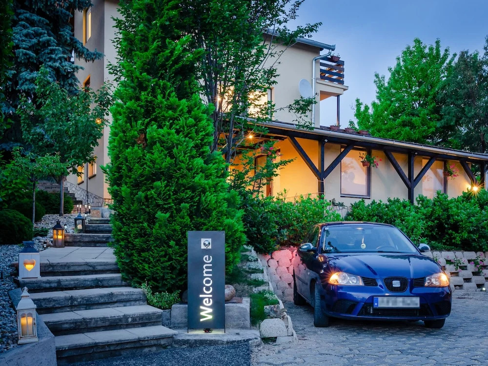 Casa Montana Apartments