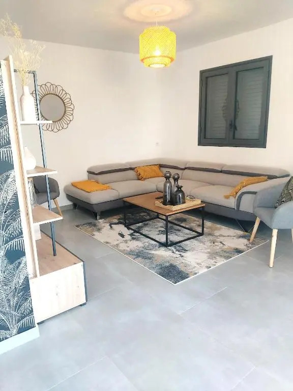 Villa élégante avec piscine privée à Saint Paul + Vue sur la mer