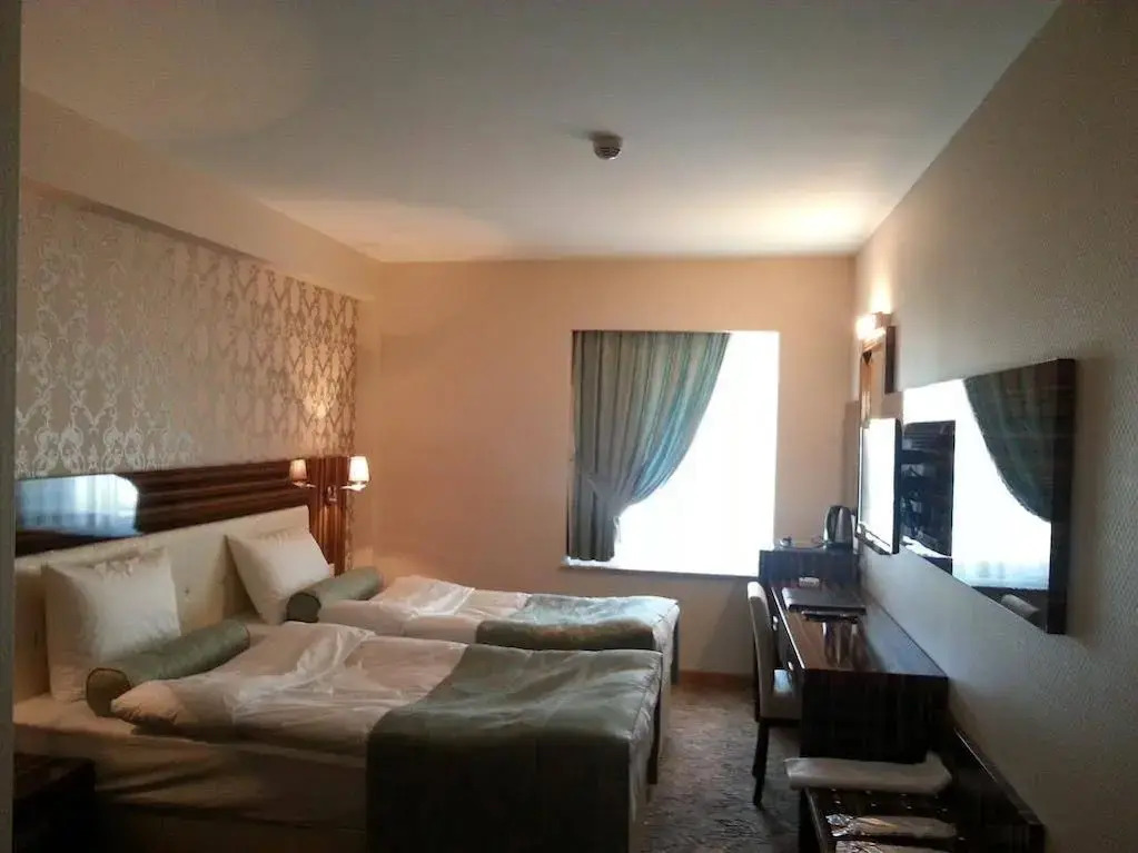 Hotel Grand Plus