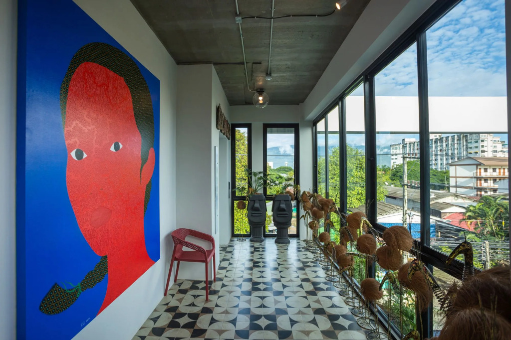 River Art Hotel