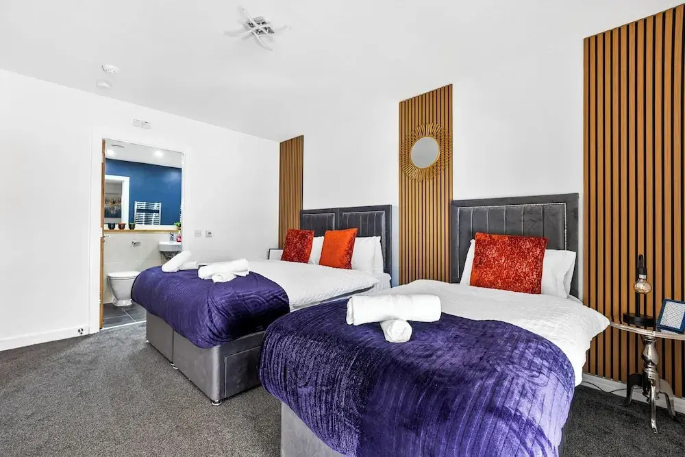 Bullring Lux Suite- Netflix-free Parking-sleeps 6